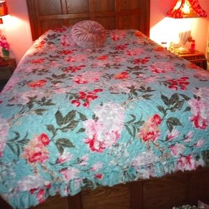 COPY - Queen Turquoise Rose Coverlet/Quilt